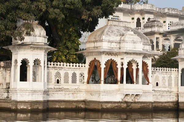 Göl Sarayı udaipur, Hindistan içinde — Stok fotoğraf