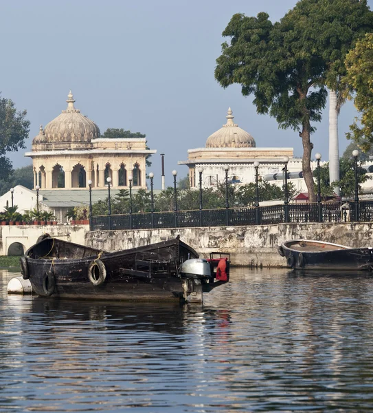 Göl Sarayı udaipur, Hindistan içinde — Stok fotoğraf