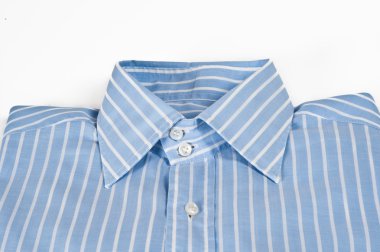 katlanmış çizgili gömlekli bir adam için