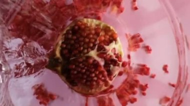  - Nar. Yavaş çekim videosu. Nar tohumları