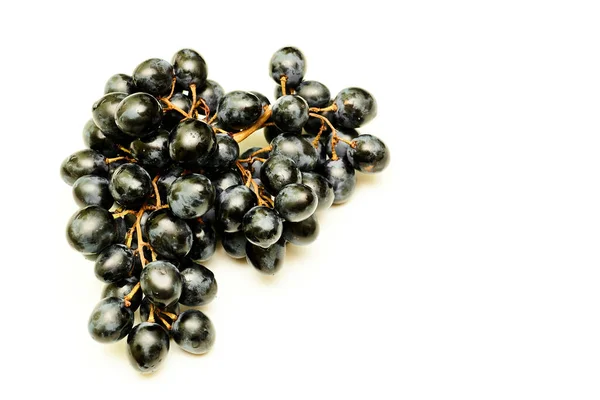 Bouquet isolé de raisins sur un espace blanc propre — Photo