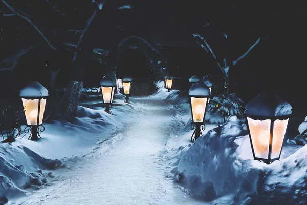 Magic path with lanterns in the winter fairy kingdom — Stock Photo, Image