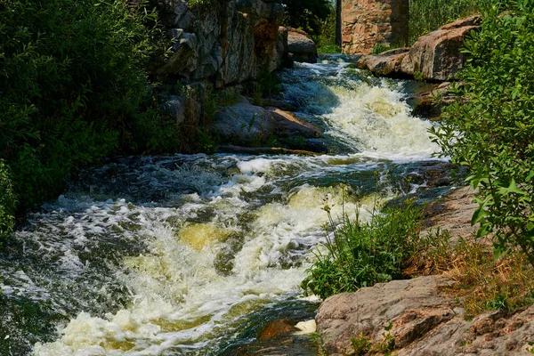 Grand Cours Eau Naturel Qui Coule Dans Chenal Menant Mer — Photo