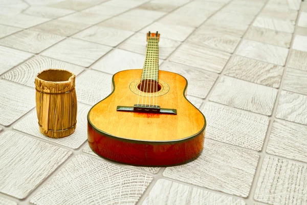 Instrumento Musical Cuerda Con Diapasón Trastes Guitarra Acústica Amarilla Barril — Foto de Stock