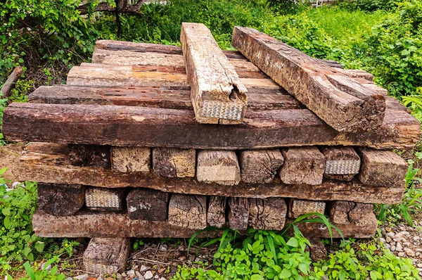 Alte Holzschwelle — Stockfoto