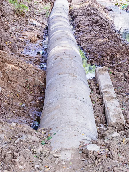 Tuberías de drenaje de hormigón — Foto de Stock