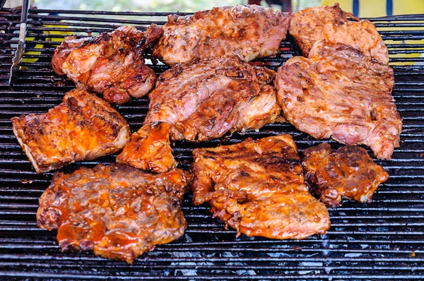 Chuleta de cerdo a la parrilla — Foto de Stock