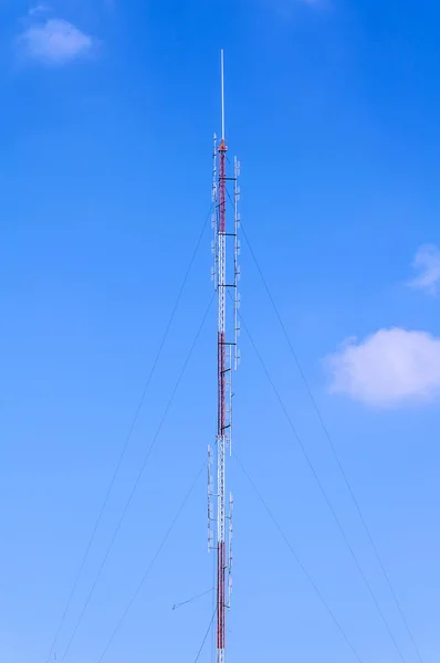Torre para antena de rádio — Fotografia de Stock