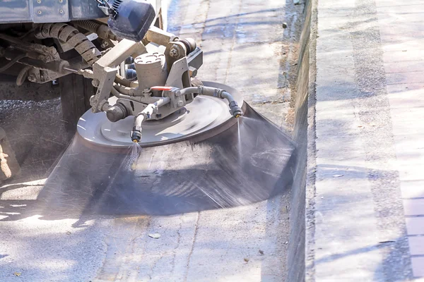 Sokak süpürme aracı makine — Stok fotoğraf
