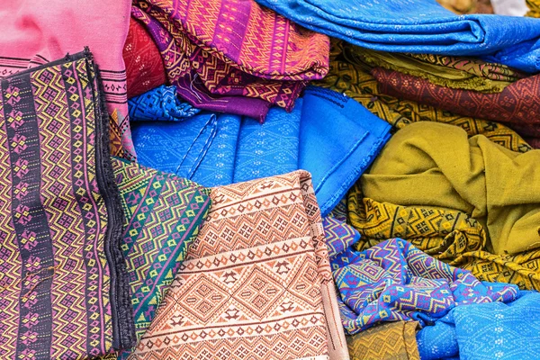 Stapel van traditionele sarong — Stockfoto