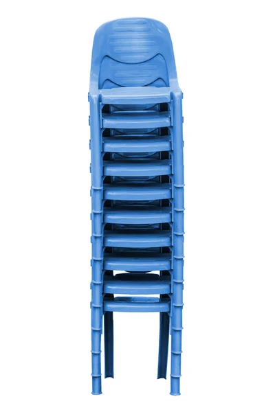 Синие пластиковые стулья — стоковое фото