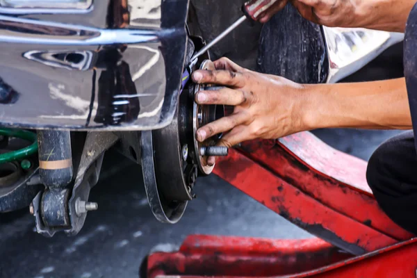 Replacing brakes vehicle — Stock Photo, Image