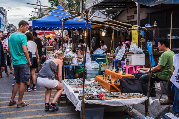 Wandelen straat markt. — Stockfoto