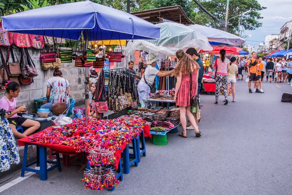 Wandelen straat markt. — Stockfoto