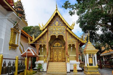 Phra That Doi Suthep Tapınağı Chiang Mai, Tayland 'da. Chiang Mai 'nin dini bir turistik cazibesi.
