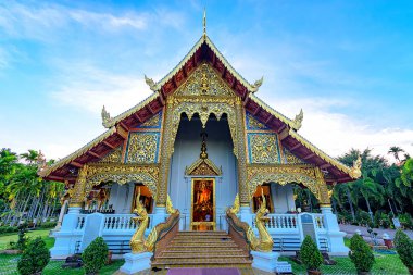 Wat Phra Singh Tayland 'ın Chiang Mai şehrinde bulunan bir Budist tapınağıdır. Chiang Mai 'nin dini bir turistik cazibesi.