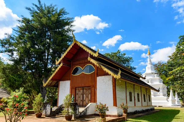 在泰国清迈有一座看起来像眼镜的教堂 三百年前的佛寺 — 图库照片