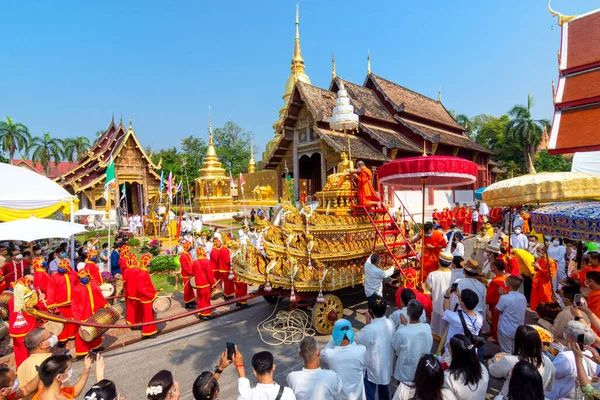 Chiang Mai Thailand Abril 2022 Buda Movido Phra Singh Phra — Fotografia de Stock