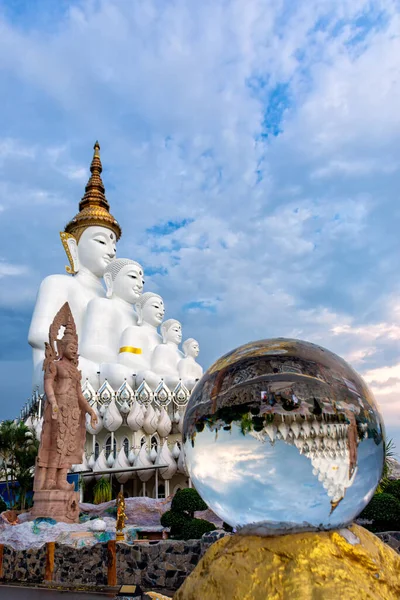 Όμορφη Ναός Είναι Όνομα Wat Phra Thart Pha Son Kaew — Φωτογραφία Αρχείου