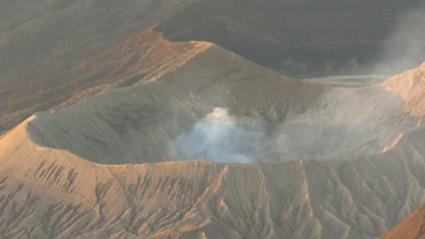 Smoke Rose Bromo Crater Steaming Active Vulcano Tengger Semeru National — Vídeo de Stock