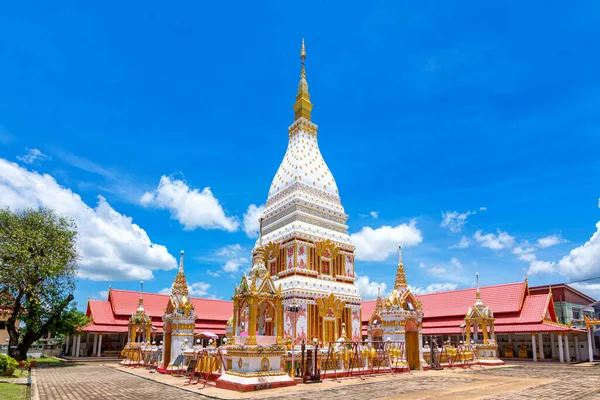 泰国Nakhon Phanom的Renu Nakhon区Phra Renu寺庙的Renu塔 Phra Renu是一座方形的粉红塔 是一座神圣而著名的古寺 游客经常光顾 — 图库照片