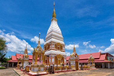 Renu Nakhon Bölgesi 'ndeki Renu tapınağı Phra' dan Renu Pagoda, Nakhon Phanom, Tayland. Phra, Renu, turistlerin her zaman ziyaret ettiği kutsal ve ünlü bir tapınak olan kare bir Pembe Pagoda 'dır..