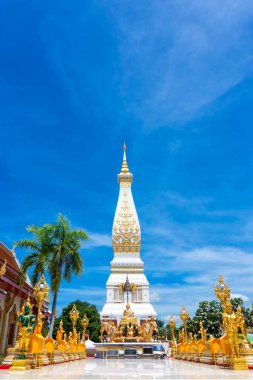 Phra 'dan Phanom Tapınağı' ndan Phanom Pagoda Nakhon Phanom, Tayland. Phra Phanom, her zaman turistler tarafından ziyaret edilen kutsal ve ünlü eski bir tapınak olan kare bir Pagoda..