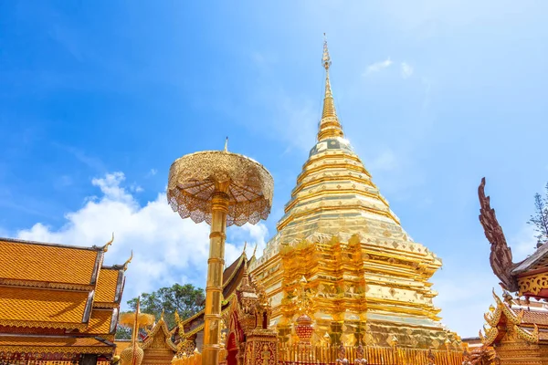 タイのチェンマイにある仏教寺院 プラドイ サテプ寺院 チェンマイの宗教観光名所です — ストック写真