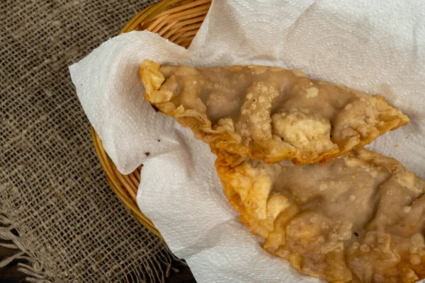 Ένα Σπιτικό Πιάτο Ουζμπεκική Και Ταταρική Κουζίνα Ζυμαρικά Κρέας Τυρί — Φωτογραφία Αρχείου