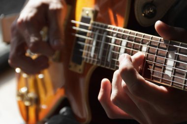 Gitar Oynatıcı