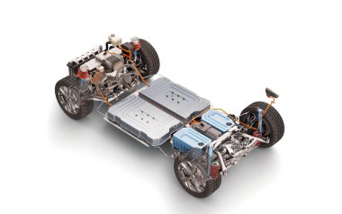 Araba şasisi altında elektrikli araba. Beyaz arkaplanda EV sisteminin tüm ana ayrıntıları.