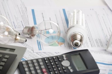Enerji tüketimi harcamaları hem evde hem de işyerinde