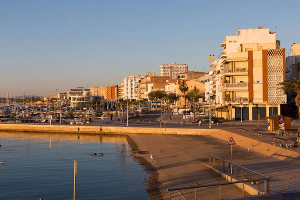 Città marittima di La Ampolla, Tarragona, Catalogna, Spagna — Foto Stock