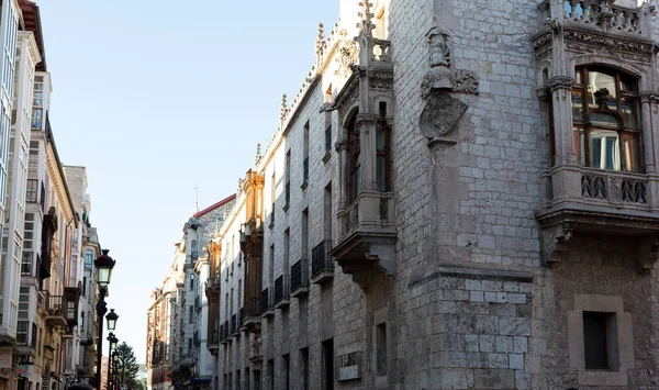 Ulice Miasta Burgos Kastylia Leon Hiszpania Zabytki Klasyczne Okna Miejskie — Zdjęcie stockowe