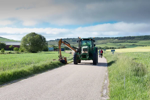 Machine Removing Weeds Secondary Road Central Spain Springtime — Stockfoto