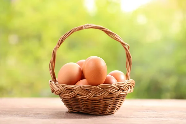 Muchos Huevos Pato Blanco Gallina Juntos Grupo Como Fondo Granja — Foto de Stock