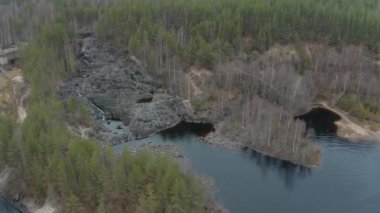 Karelia 'daki hareketsiz volkan Girvas' ın hava görüntüsü..