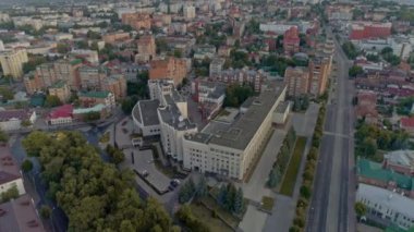 Taşra kasabasının havadan görünüşü.