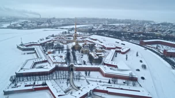 Winter drone view of Saint Petersburg. Peter and Paul fortress in snowy city. — стокове відео
