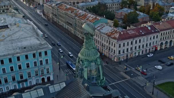 Nevsky sugárút főutcája a városban. Szentpétervár légi kilátása — Stock videók