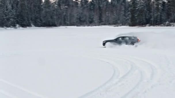 Volvo Auto Drijft Het Sneeuwmeer Road Beweging Zweden Stockholm Hoge — Stockvideo