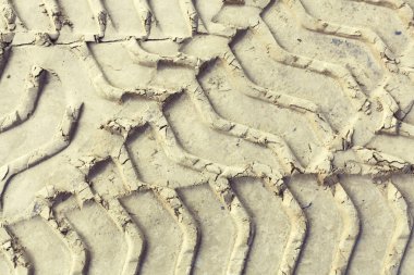 kum üzerine sarı doku lastik izleri yakın çekim