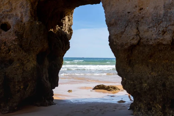 Скелясті Скелі Вале Олівал Пляжу Армакао Пера Португалія Кадри Високої — стокове фото