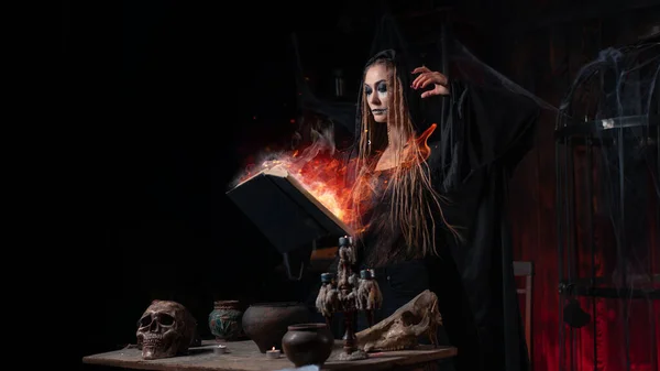 Halloween Concept Witch Dressed Black Hood Standing Dark Dungeon Room — Foto Stock