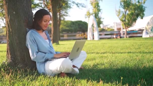 Happy Brunette Woman Using Laptop Computer Park Young Female Freelancer — Stockvideo