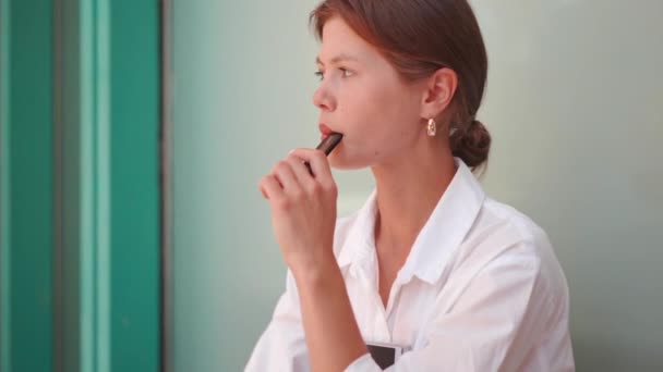 Businesswoman Smoking Cigarette Caucasian Frustrated Female Business Person Sad Sitting — Stock Video