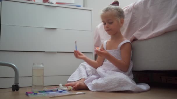 Caucasian Child Girl Painting Watercolor Paint Small Ceramic Figure Fun — Wideo stockowe