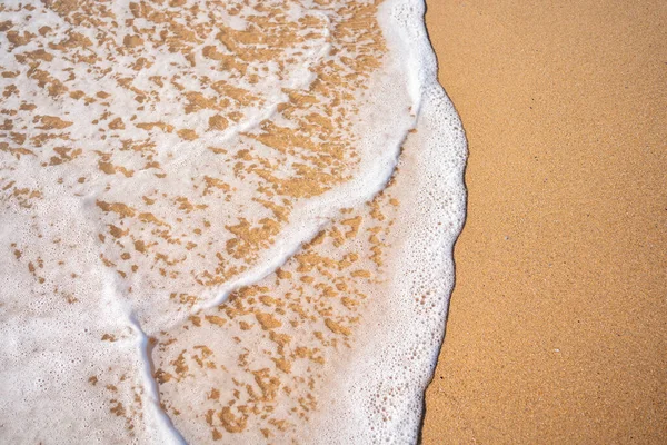 Morbida Bella Onda Oceanica Sulla Spiaggia Sabbiosa Contesto Colore Turchese — Foto Stock