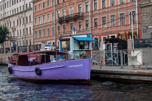 San Pietroburgo Russia Settembre 2020 Barca Passeggiate Sui Canali San — Foto Stock