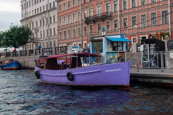 Saint Petersburg Russia September 2020 Boat Walks Canals Petersburg — Stock Photo, Image